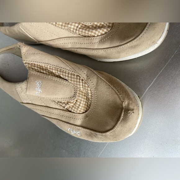 Ryka Shoes Womens Sz 9.5 Low Top Slip On Comfort Roubd Toe Flat Tan Cream - Picture 3 of 7